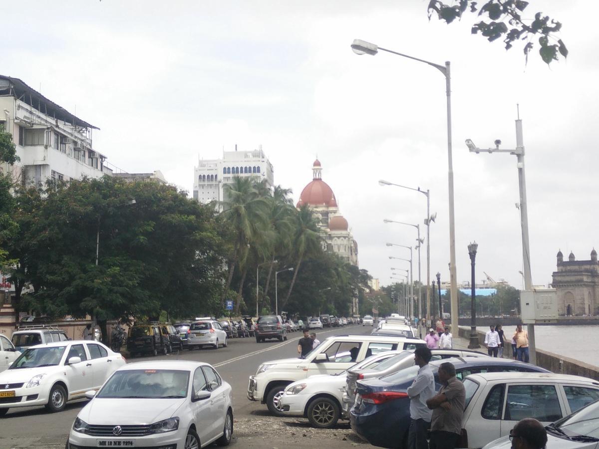 Strand Hotel, Colaba Mumbai Exterior foto