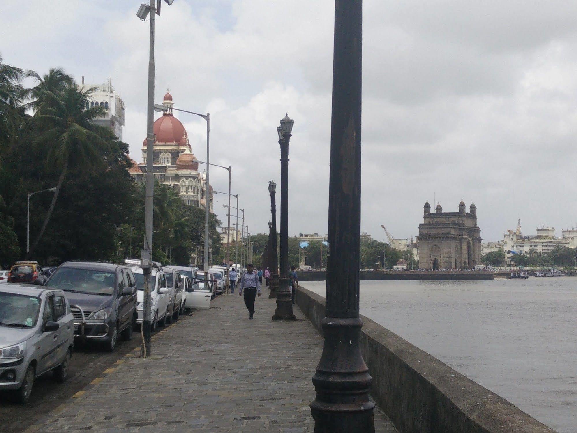 Strand Hotel, Colaba Mumbai Exterior foto